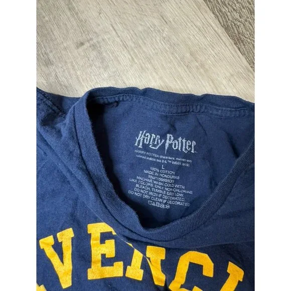Harry Potter Ravenclaw Quidditch Graphic Tshirt size Large - Picture 3 of 3